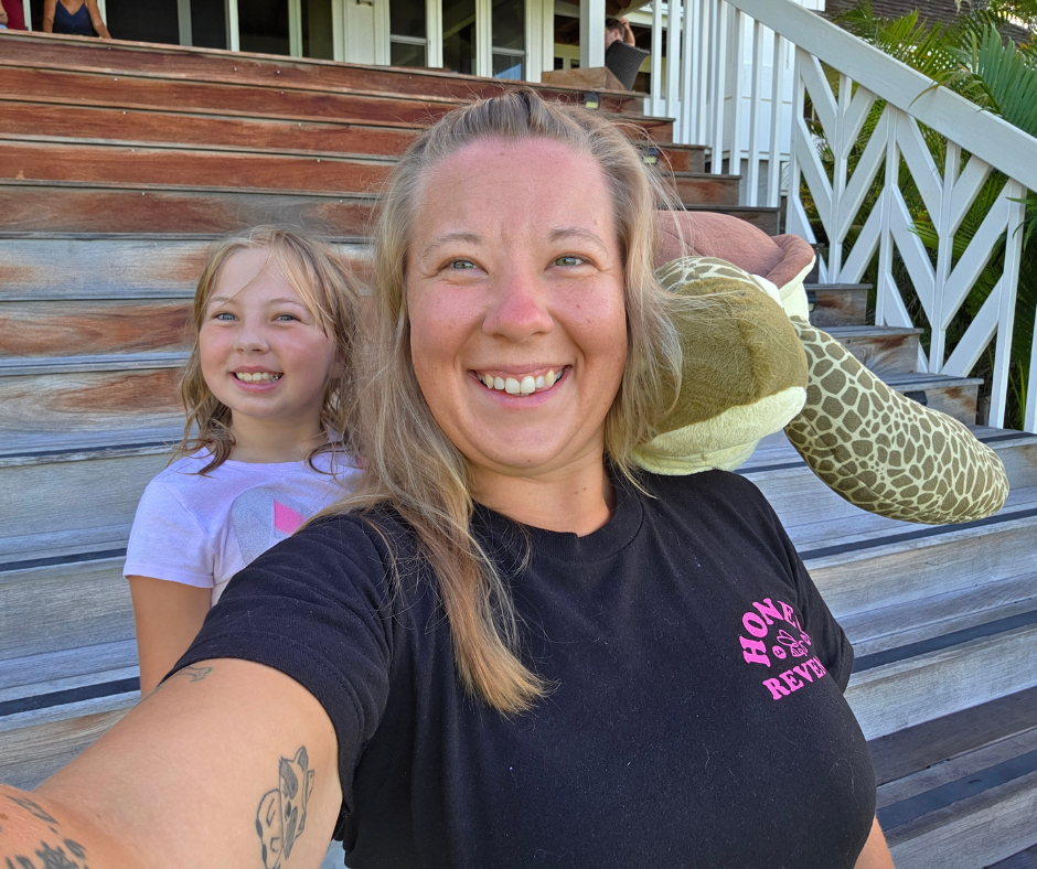 Shae & Lauren in Hawaii